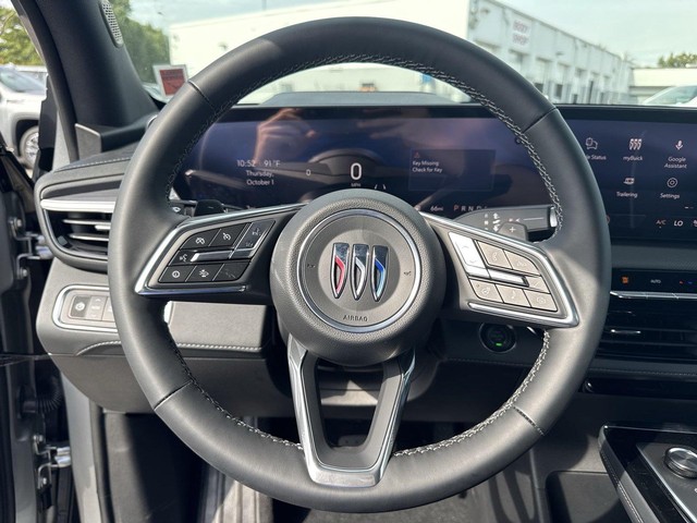 Buick Enclave Vehicle Full-screen Gallery Image 14