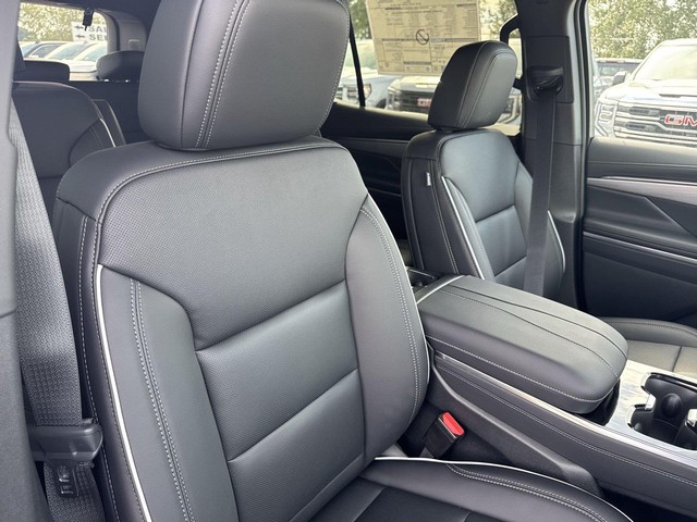 Buick Enclave Vehicle Full-screen Gallery Image 25