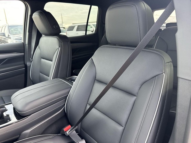 Buick Enclave Vehicle Full-screen Gallery Image 11