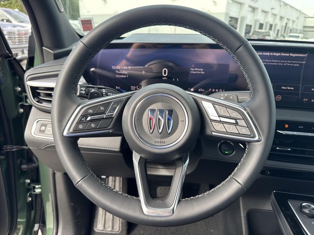 Buick Enclave Vehicle Full-screen Gallery Image 14