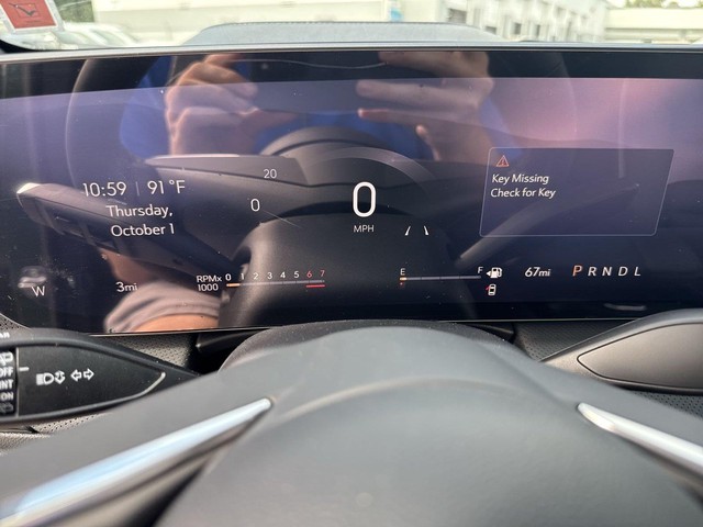 Buick Enclave Vehicle Full-screen Gallery Image 15