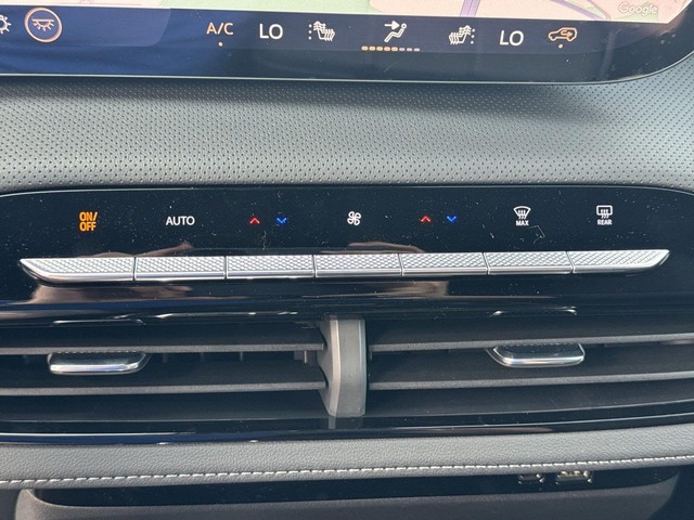 Buick Enclave Vehicle Full-screen Gallery Image 19