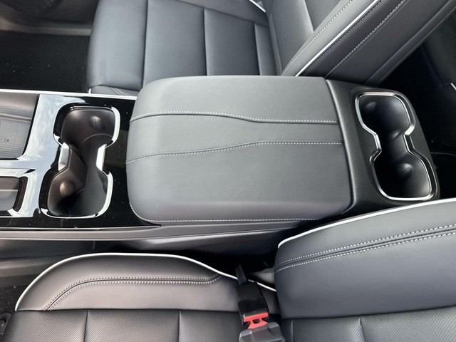 Buick Enclave Vehicle Full-screen Gallery Image 21