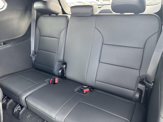 Buick Enclave Vehicle Full-screen Gallery Image 23