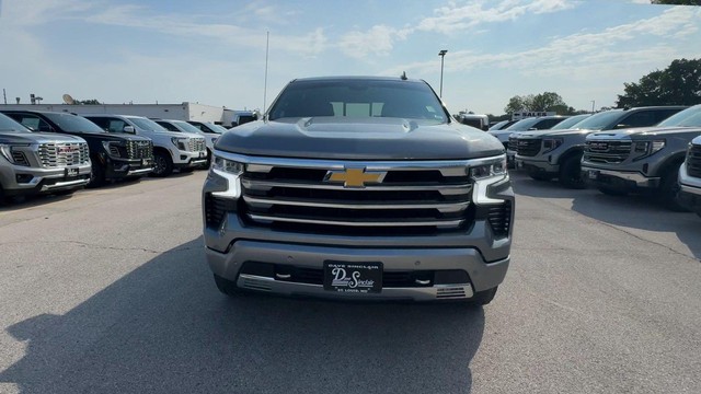 Chevrolet Silverado 1500 Vehicle Full-screen Gallery Image 05