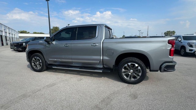 Chevrolet Silverado 1500 Vehicle Full-screen Gallery Image 09