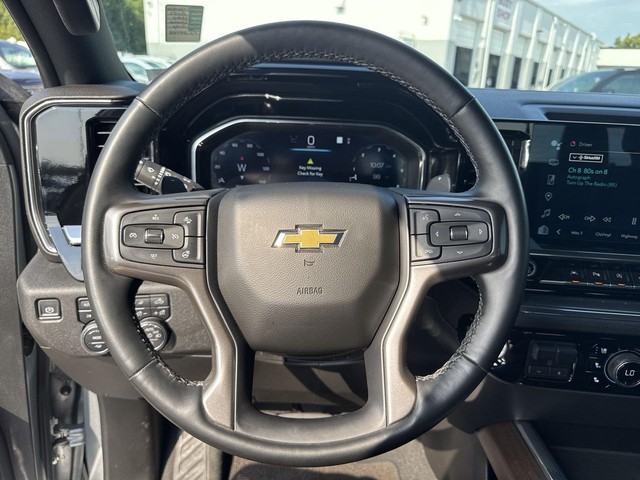 Chevrolet Silverado 1500 Vehicle Full-screen Gallery Image 14