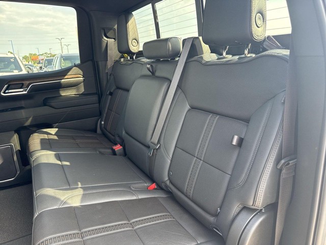 Chevrolet Silverado 1500 Vehicle Full-screen Gallery Image 29