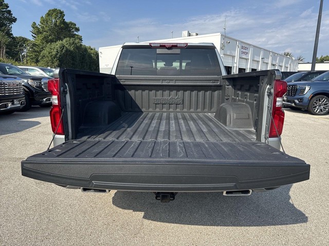Chevrolet Silverado 1500 Vehicle Full-screen Gallery Image 30