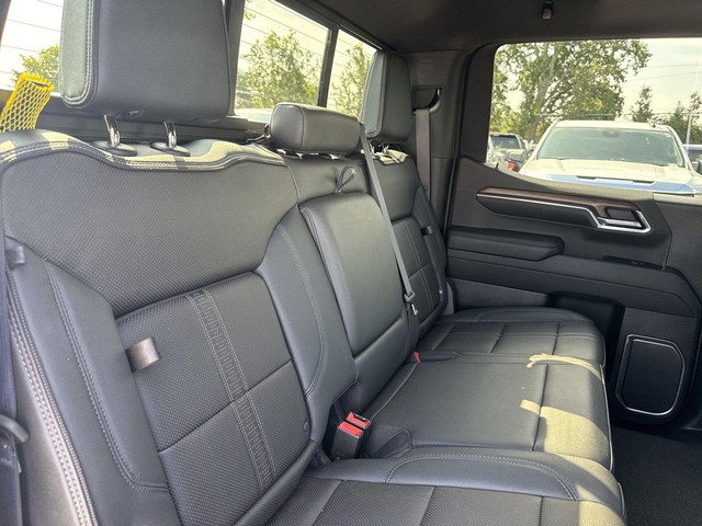Chevrolet Silverado 1500 Vehicle Full-screen Gallery Image 31