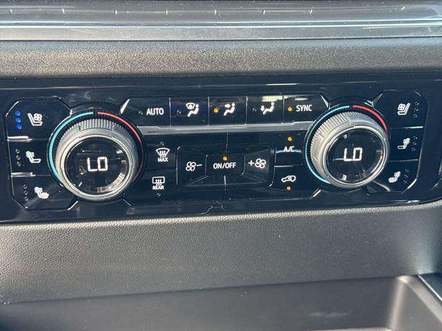 Chevrolet Silverado 1500 Vehicle Full-screen Gallery Image 39