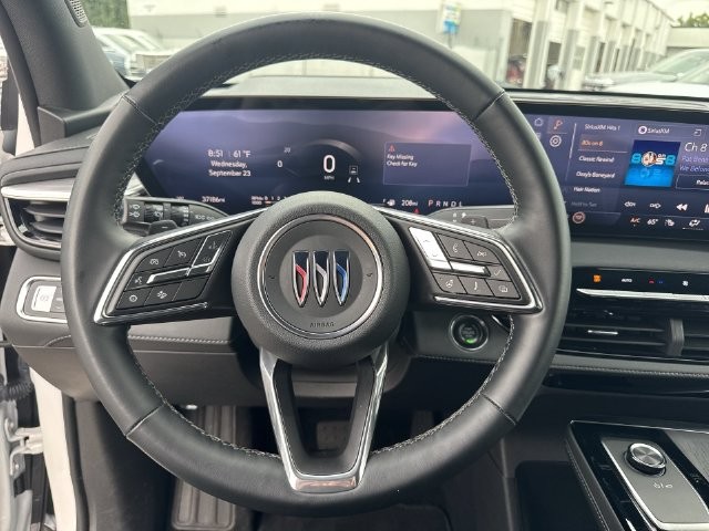Buick Enclave Vehicle Full-screen Gallery Image 11