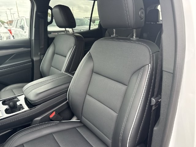 Buick Enclave Vehicle Full-screen Gallery Image 19