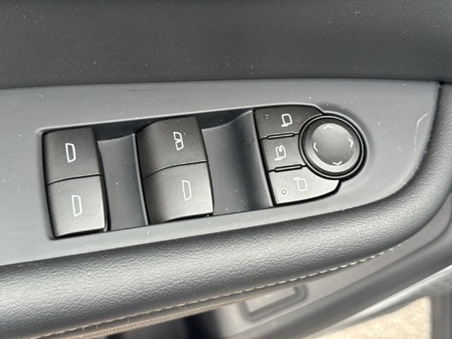 Buick Enclave Vehicle Full-screen Gallery Image 23