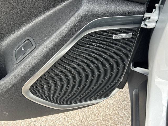 Buick Enclave Vehicle Full-screen Gallery Image 24