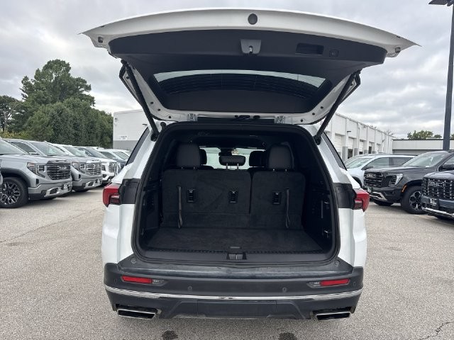 Buick Enclave Vehicle Full-screen Gallery Image 26