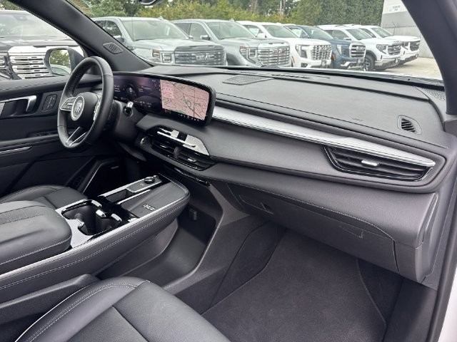 Buick Enclave Vehicle Full-screen Gallery Image 29