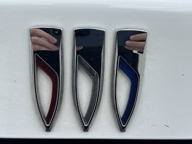 Buick Enclave Vehicle Full-screen Gallery Image 31