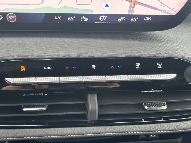 Buick Enclave Vehicle Full-screen Gallery Image 35