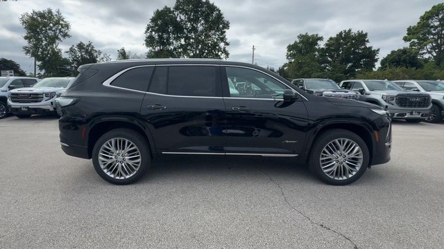 Buick Enclave Vehicle Full-screen Gallery Image 02