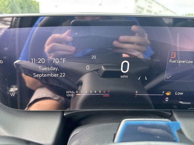 Buick Enclave Vehicle Full-screen Gallery Image 15