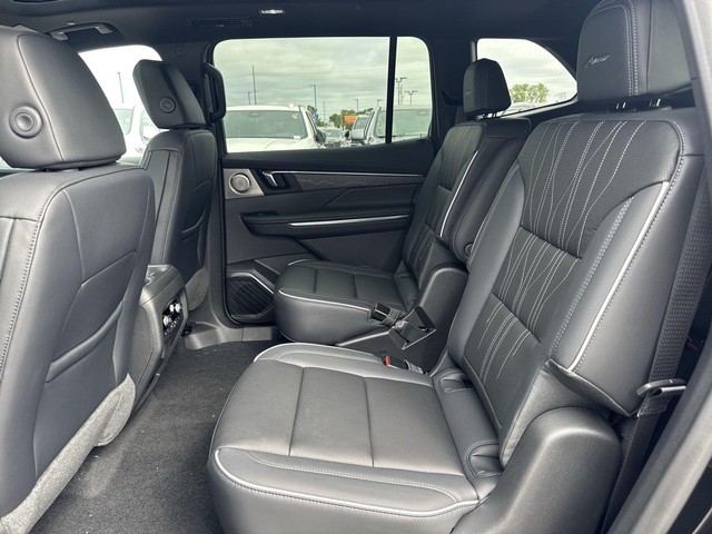 Buick Enclave Vehicle Full-screen Gallery Image 23