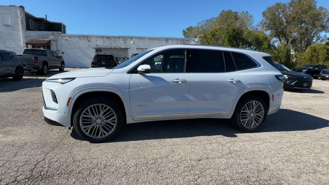 Buick Enclave Vehicle Full-screen Gallery Image 06