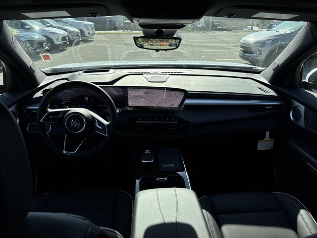 Buick Enclave Vehicle Full-screen Gallery Image 10