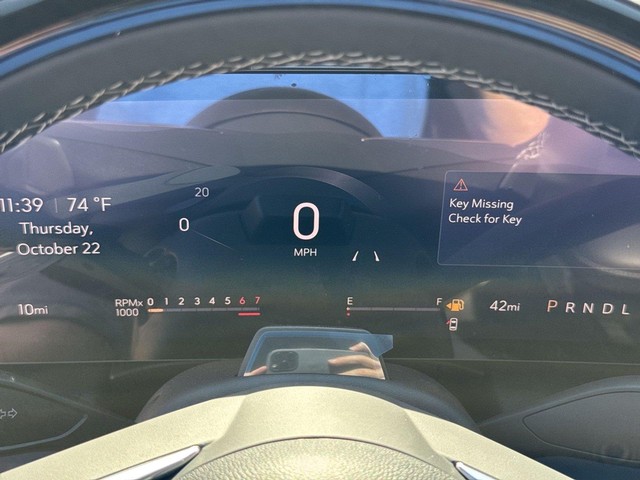 Buick Enclave Vehicle Full-screen Gallery Image 21