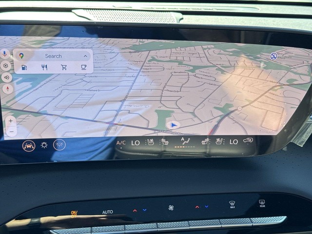 Buick Enclave Vehicle Full-screen Gallery Image 24