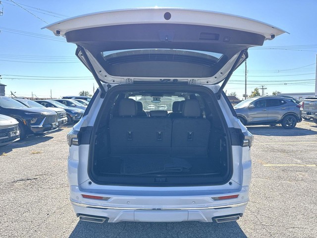 Buick Enclave Vehicle Full-screen Gallery Image 31