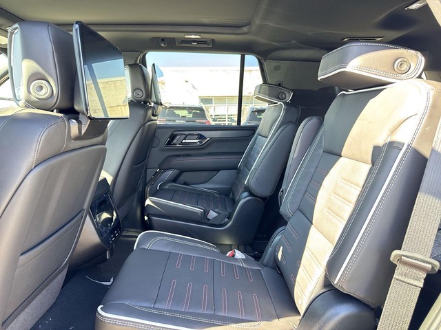 GMC Yukon Vehicle Full-screen Gallery Image 23