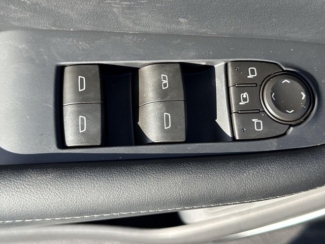 Buick Enclave Vehicle Full-screen Gallery Image 13