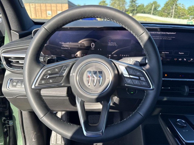Buick Enclave Vehicle Full-screen Gallery Image 14