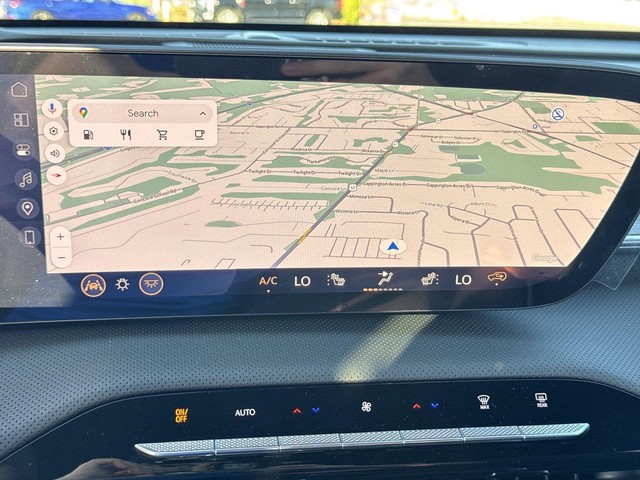 Buick Enclave Vehicle Full-screen Gallery Image 18