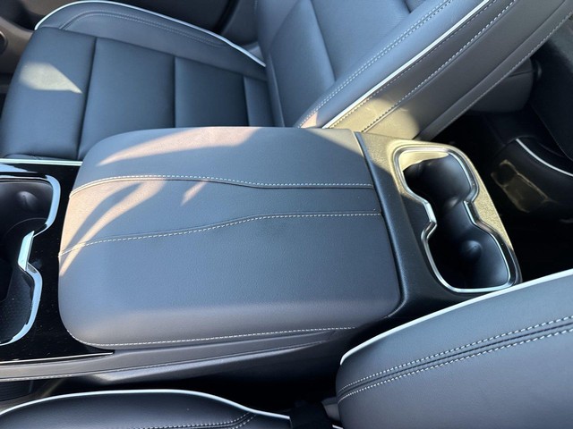 Buick Enclave Vehicle Full-screen Gallery Image 21