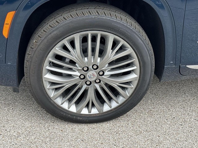 Buick Enclave Vehicle Full-screen Gallery Image 10