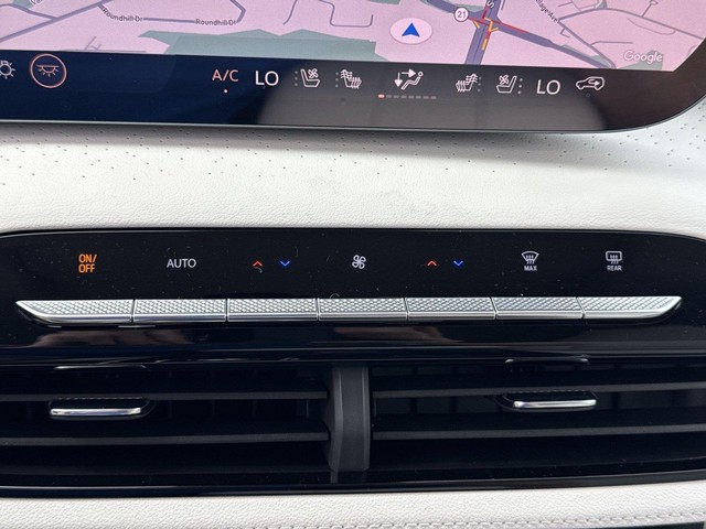 Buick Enclave Vehicle Full-screen Gallery Image 19