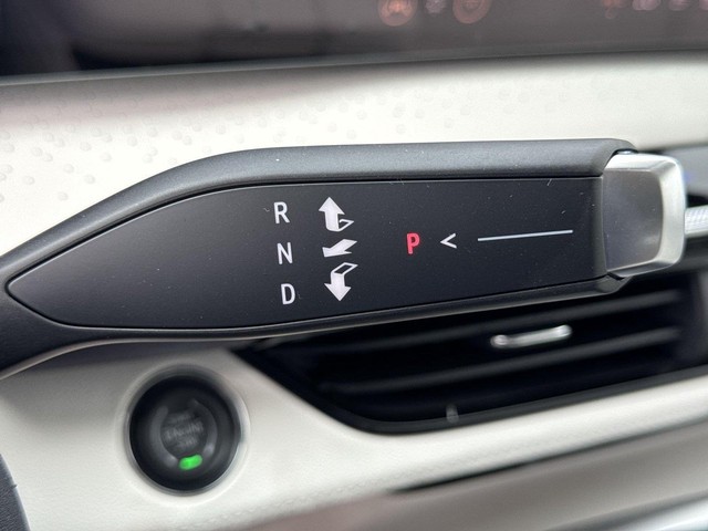 Buick Enclave Vehicle Full-screen Gallery Image 20