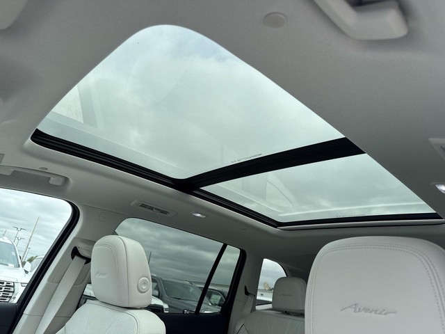 Buick Enclave Vehicle Full-screen Gallery Image 22