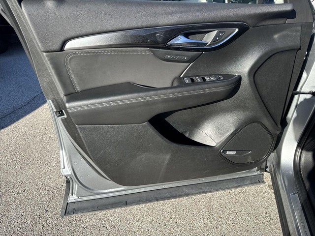 Buick Envision Vehicle Full-screen Gallery Image 25