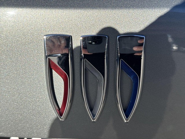 Buick Envision Vehicle Full-screen Gallery Image 34