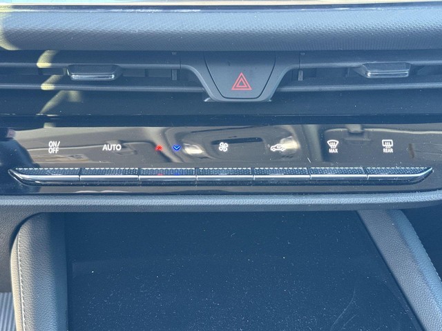 Buick Envision Vehicle Full-screen Gallery Image 38