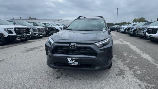 Toyota RAV4 Vehicle Full-screen Gallery Image 05