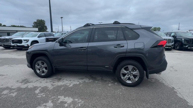 Toyota RAV4 Vehicle Full-screen Gallery Image 09