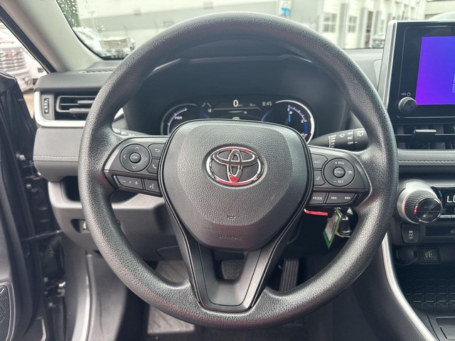 Toyota RAV4 Vehicle Full-screen Gallery Image 14