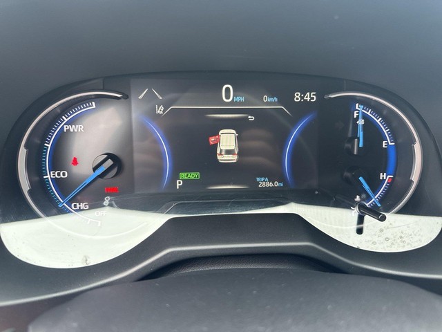 Toyota RAV4 Vehicle Full-screen Gallery Image 15