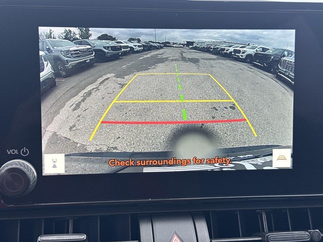 Toyota RAV4 Vehicle Full-screen Gallery Image 18
