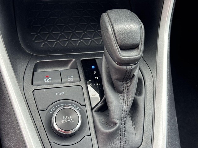 Toyota RAV4 Vehicle Full-screen Gallery Image 19