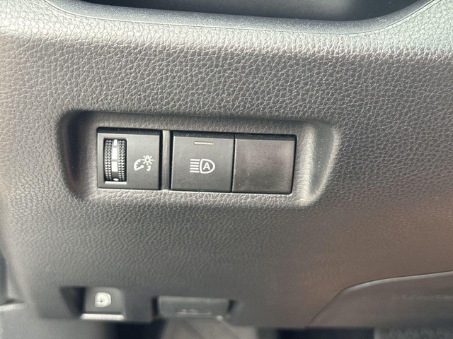 Toyota RAV4 Vehicle Full-screen Gallery Image 20